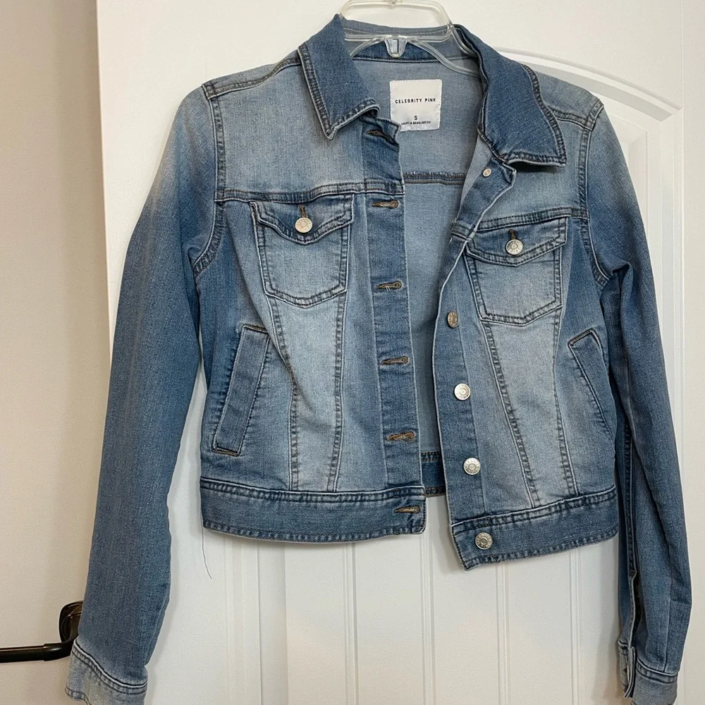 Jean jacket - Picture 1 of 4